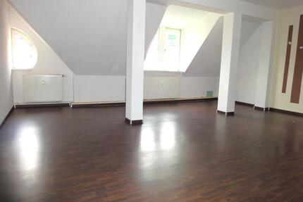 2 Raum DG Wohnung mit Balkon in direkter City-Lage! - Gera