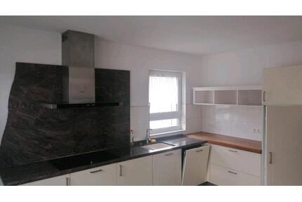 Schöne 2,5 Zimmerwohnung mit Ausbaureserve über 2 Etagen - Schwerin Gartenstadt