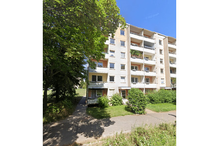 Familienfreundliche Wohnung mit 4 Zimmern in Zwickau, Neuplanitz