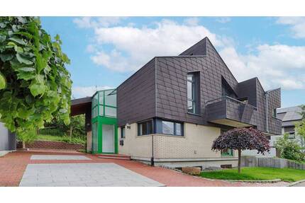 Großzügiges Design-Einfamilienhaus mit Kamin und Weitblick - Reutlingen Altenburg