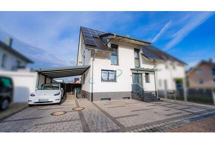 Familienfreundliche Doppelhaushälfte mit Pool und FeWo-Einliegerwohnung - Herbolzheim