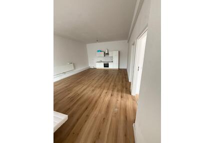 Moderne 2 Zimmerwohnung in Brake- modernisiert & Einbauküche - Brake (Unterweser)