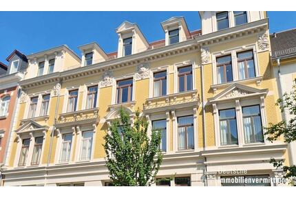 Schicke 3-Zimmer-Wohnung mit eigenem kleinen Garten - Borna