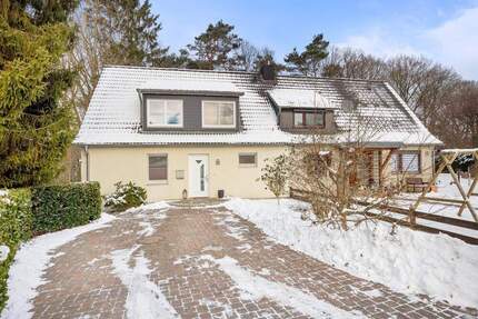 Doppelhaushälfte mit Waldzugang, energieeffizienter Technik und familienfreundlichem Grundriss - Hamburg Eißendorf