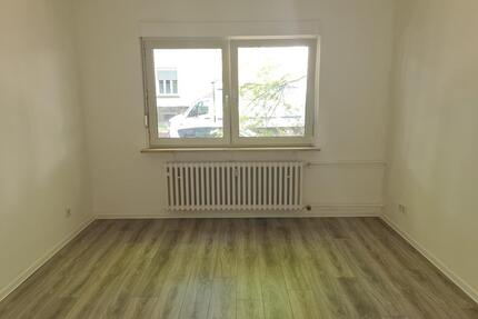 Renovierte 3-Zimmer-Wohnung im Erdgeschoss zu vermieten! - Duisburg Hamborn