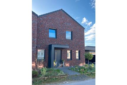 Hochwertige Doppelhaushälfte KfW 55 in Holsten-Salzbergen