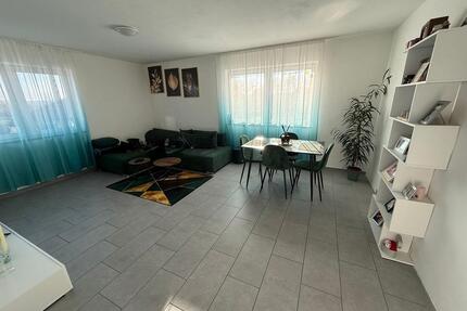 Gemütlich 4 Zimmer Wohnung mit großen Balkon sofort einzugsbereit - Dombühl