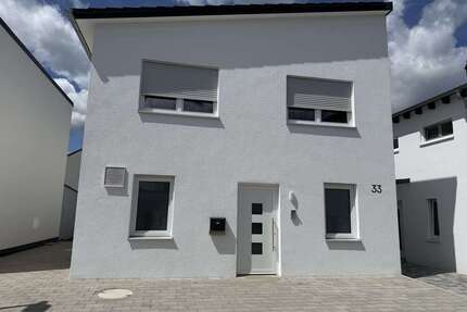 Haus zum Mieten in Crailsheim 1.600,00 € 158.2 m²