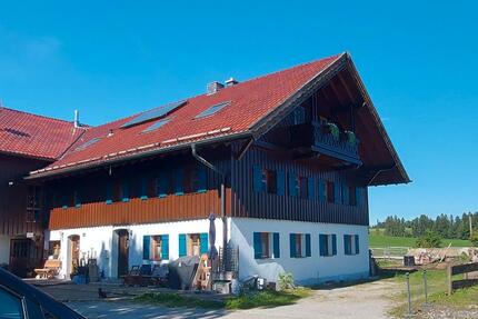 Mehrfamilienhaus mit Pferdehof - 1.800.000,00&nbsp;EUR Kaufpreis, ca.&nbsp; 510,00&nbsp;m&sup2; in Roßhaupten (PLZ: 87672)