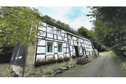 Haus zum Kaufen in Sprockhövel 441.000,00 € 235.7 m²