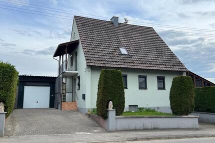 Gepflegtes Einfamilienhaus mit großem Garten, Pool & Wintergarten - Krumbach (Schwaben)