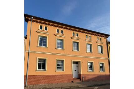 Sanierte Wohnung mit Blick in den grünen Innenhof - Barth