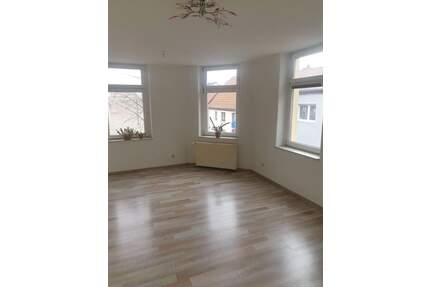 Moderne 2-Zimmer-Whg. OG links in Calbe - zentrale Lage - Parkplatz hinterm Haus - Calbe (Saale)