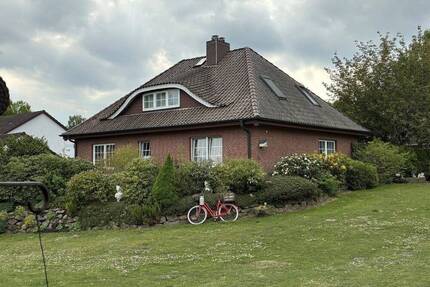 Einfamilienhaus mit Einliegerwohnung - Bebensee