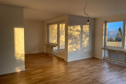 Stilvoll renovierte 3,5 Zimmer Wohnung in Bestlage mit traumhafter Südterrasse - Göppingen