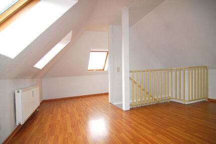 Hübsche Dachgeschoss-Maisonette-Wohnung in zentrumsnaher, grüner Lage! - Zwickau