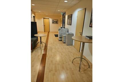 Büro-Räume - 2.125,00&nbsp;EUR Kaltmiete, ca.&nbsp; 8,50&nbsp;m&sup2; in Paderborn (PLZ: 33104)