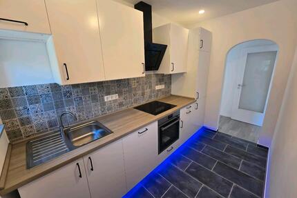 Erstbezug nach Sanierung. Freundliche 3 Zimmer Wohnung mit EBK - Heiligenhaus