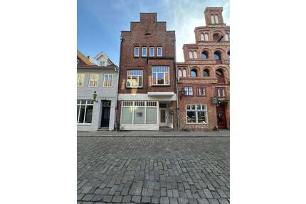 Haus zum Kaufen in Lüneburg 649.000,00 € 198 m²