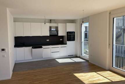 Wohnung zum Mieten in Rottenburg 1.078,80 € 83.65 m²