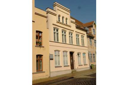 Haus zum Kaufen in Güstrow 350.000,00 € 298 m²