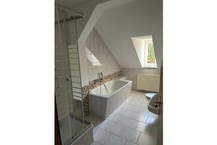 2-Zimmer-Wohnung mit renoviertem Bad und tollem Ausblick in Aue - Aue-Bad Schlema