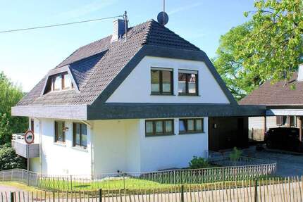 Freistehendes Einfamilienhaus in reizvoller Dorflage der Gemeinde Nümbrecht - Nümbrecht / Benroth