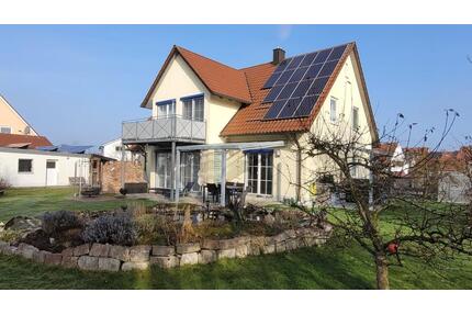 Einfamilienhaus mit Einliegerwohnung - Kutzenhausen