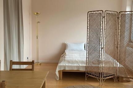 Frisch sanierte 1-Zimmer-Wohnung mit Balkon und Stellplatz - Berlin Neukölln