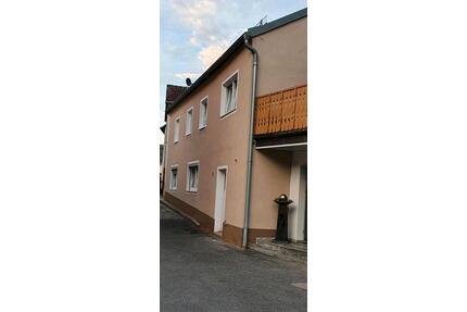 Zweifamilienhaus - 349.000,00&nbsp;EUR Kaufpreis, ca.&nbsp; 227,00&nbsp;m&sup2; in Riedenburg (PLZ: 93339)