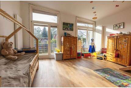 Großzügiges Ein-Zweifamilienhaus in bester Lage mit tollem Garten - Hamburg Neugraben-Fischbek