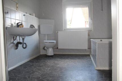 Dachgeschos Wohnung 60 m2 mit Badewanne - Talheim