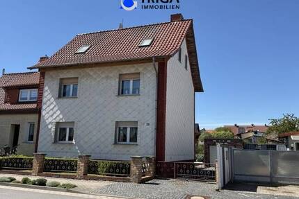 Familienfreundliche Doppelhaushälfte mit sonnigen Garten, Garage und viel Platz in Sundhausen! - Nordhausen