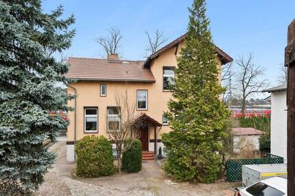 Zweifamilienhaus im Herzen von Zeuthen auf großzügigem Grundstück
