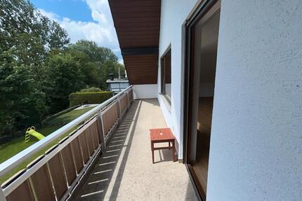 3-Zimmer-Wohnung, 93 qm, in guter Lage mit schöner Aussicht - Steinheim an der Murr