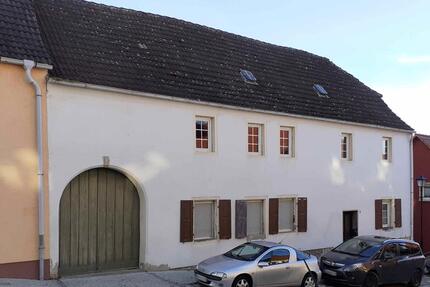 Altstadthaus - 62.000,00&nbsp;EUR Kaufpreis, ca.&nbsp; 240,00&nbsp;m&sup2; in Freyburg (Unstrut) (PLZ: 06632)