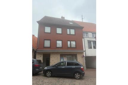 Haus mit Wohnung und Geschäftstfläche - Mölln