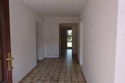 Heide, separate 3- Zimmer- Wohnung, EBK, Stellplatz, Garten