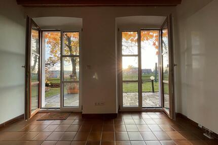 Landhaus mit luxuriösem Raumangebot und Garten - Parkstein