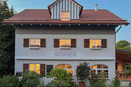 Haus zum Kaufen in Utting am Ammersee 1.930.000,00 € 275 m²