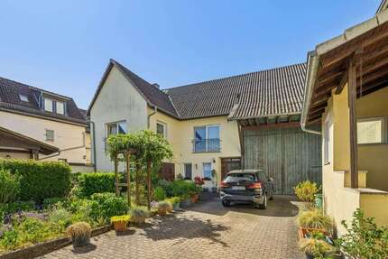 Haus zum Kaufen in Hungen 198.000,00 € 220 m²