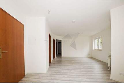 Geräumige, NEU renovierte 3-Raum-Wohnung in Meerane