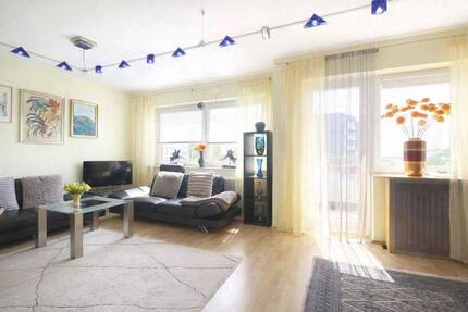 Frei werdende, modernisierte 3-Zimmer-Wohnung mit Balkon - flexibel nutzbar - Detmold Hakedahl