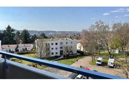 Vollständig modernisierte 3-Zimmer-Wohnung mit großem Balkon & Stellplatz in Göppingen