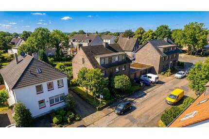 Einfamilienhaus mit Pool, Terrasse & Balkonen, inklusive 2 Garagen - optional als Zweifamilienhaus - Bottrop / Fuhlenbrock