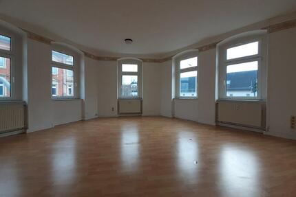 Große helle 2 Raum Wohnung - 360,00&nbsp;EUR Kaltmiete, ca.&nbsp; 80,00&nbsp;m&sup2; in Limbach-Oberfrohna (PLZ: 09212)