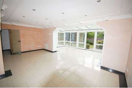 Haus zum Mieten in Volkse 1.200,00 € 260 m²