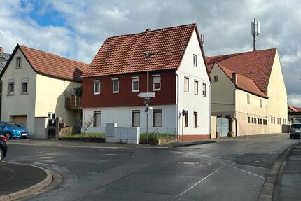 Haus Halle Garage Immobilien - 1.000.000,00&nbsp;EUR Kaufpreis, ca.&nbsp; 200,00&nbsp;m&sup2; in Niederwerrn (PLZ: 97464)