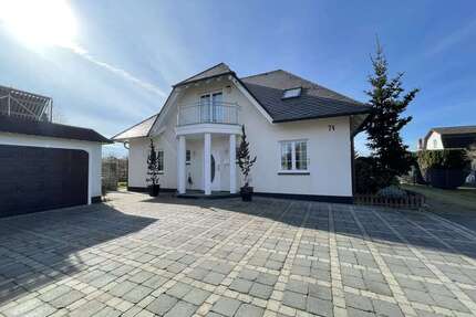 Haus zum Kaufen in Hennigsdorf 1.300.000,00 € 244 m²
