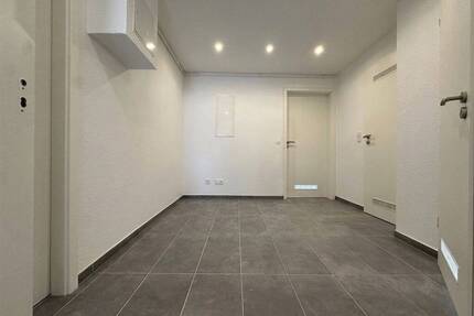 Wohnen über den Dächern: Sanierte 4-Zimmer-Wohnung im 5.OG ohne Aufzug - Offenbach am Main